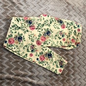 LuLaRoe Pants - Flower print LuLaRoe Leggings OS LuLaRoe Pants - Flower print LuLaRoe Leggings OS